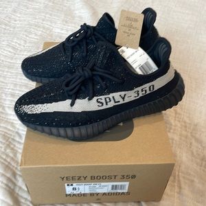 Yeezy Boost 350 V2 “Oreo” Black White Size 8.5 US BNWT Brand New With Tags